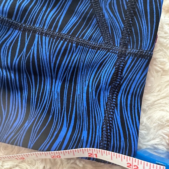 Lulu lemon leggings 12” X 22” size XS red and blue - Picture 10 of 16